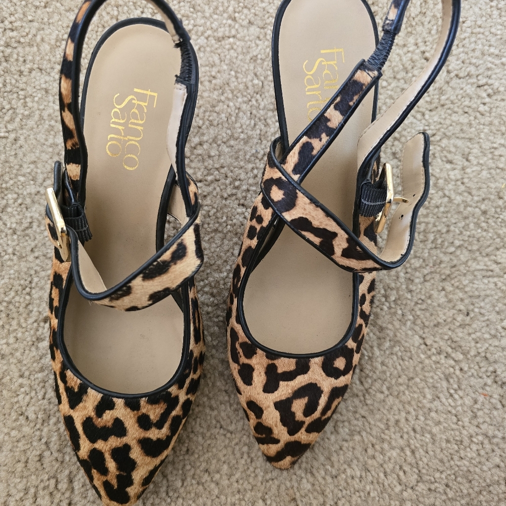 Franco Sarto pointed-toe slingback pump. Size 8, EU 38